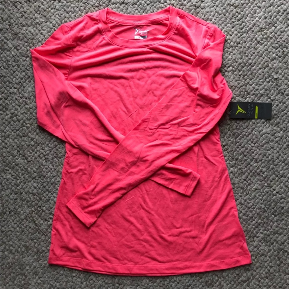 NWT Old Navy ultra light performance top, xs